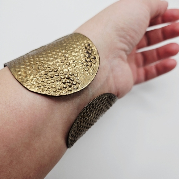 VINTAGE Unique Embossed Copper Large Cuff Bracelet Made in India - Picture 5 of 6